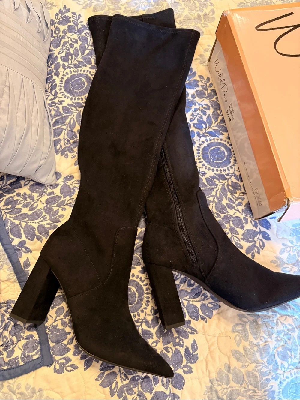 *NEW IN BOX* black suede knee high wild pare boots size 8.5